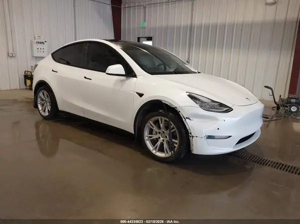 5YJYGDEE6MF066439 2021 TESLA MODEL Y - Image 1