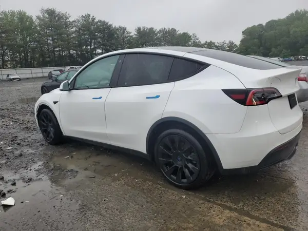 5YJYGDEE6MF068126 2021 TESLA MODEL Y - Image 2