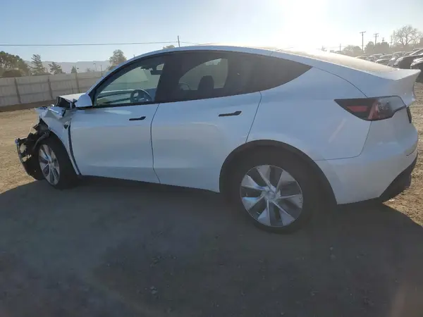 5YJYGDEE6MF069583 2021 TESLA MODEL Y - Image 2