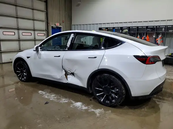 5YJYGDEE6MF071043 2021 TESLA MODEL Y - Image 2