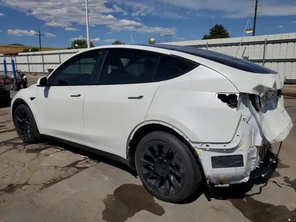 5YJYGDEE6MF075044 2021 TESLA MODEL Y - Image 2