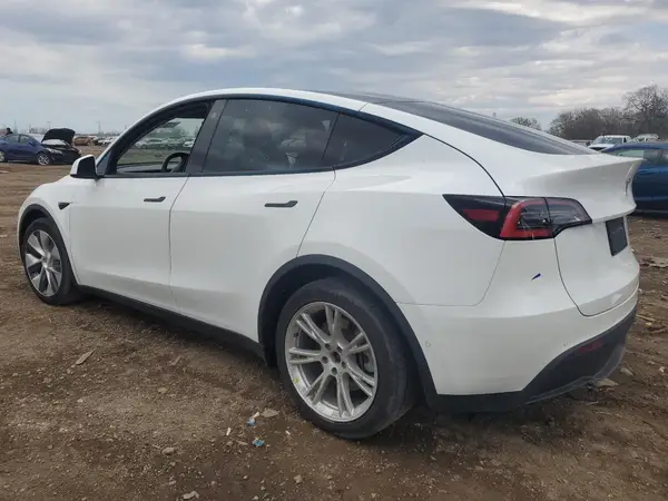 5YJYGDEE6MF077764 2021 TESLA MODEL Y - Image 2