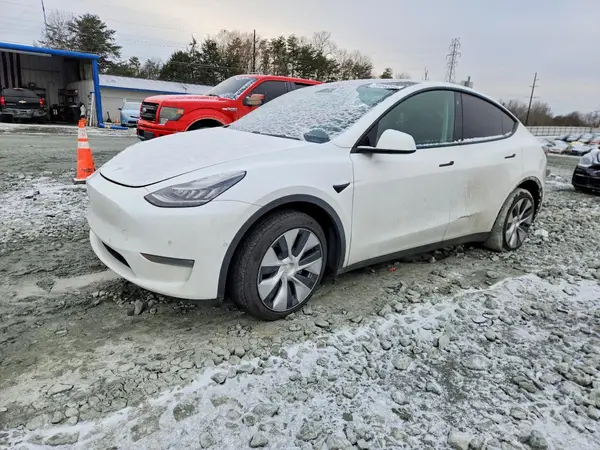 5YJYGDEE6MF079823 2021 TESLA MODEL Y - Image 1