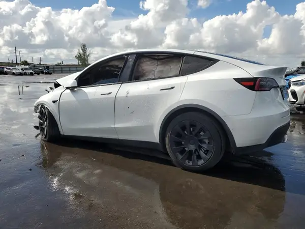 5YJYGDEE6MF086996 2021 TESLA MODEL Y - Image 2