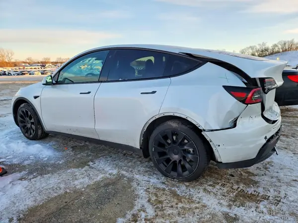 5YJYGDEE6MF087078 2021 TESLA MODEL Y - Image 2