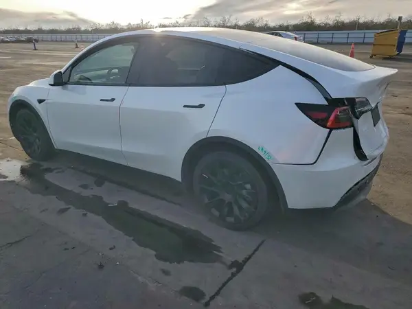 5YJYGDEE6MF087128 2021 TESLA MODEL Y - Image 2