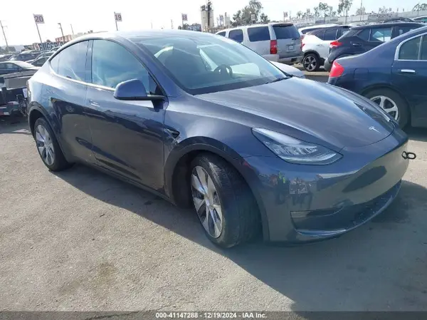 5YJYGDEE6MF094936 2021 TESLA MODEL Y - Image 1
