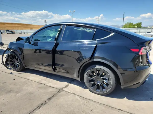 5YJYGDEE6MF120287 2021 TESLA MODEL Y - Image 2