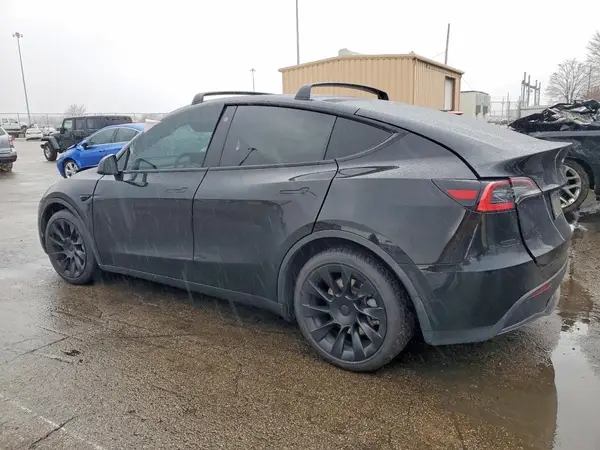 5YJYGDEE6MF121102 2021 TESLA MODEL Y - Image 2