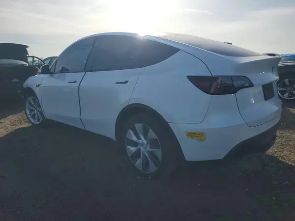 5YJYGDEE6MF138661 2021 TESLA MODEL Y - Image 2