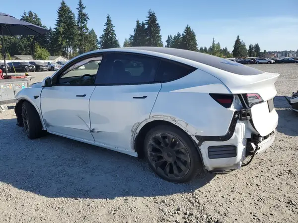 5YJYGDEE6MF140037 2021 TESLA MODEL Y - Image 2