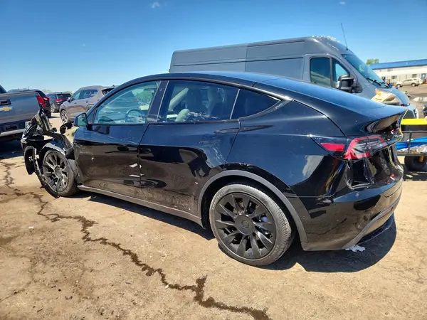 5YJYGDEE6MF144136 2021 TESLA MODEL Y - Image 2
