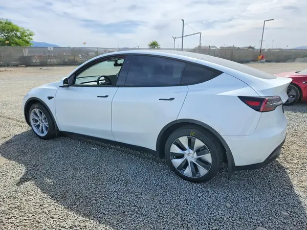 5YJYGDEE6MF145464 2021 TESLA MODEL Y - Image 2
