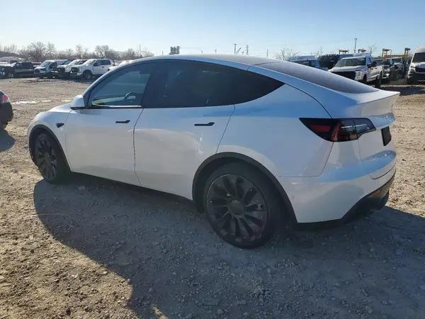5YJYGDEE6MF153029 2021 TESLA MODEL Y - Image 2