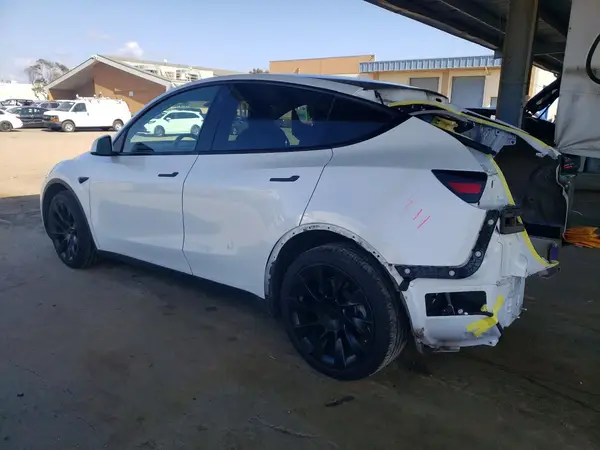 5YJYGDEE6MF153354 2021 TESLA MODEL Y - Image 2