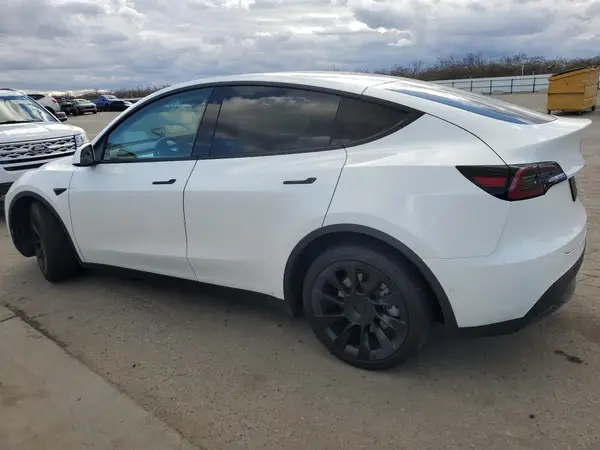 5YJYGDEE6MF157999 2021 TESLA MODEL Y - Image 2