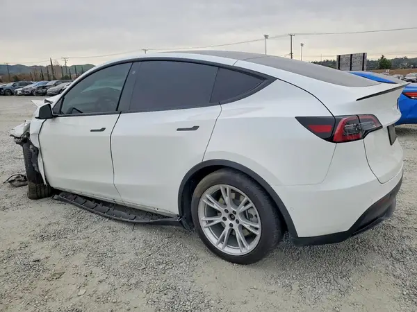 5YJYGDEE6MF195927 2021 TESLA MODEL Y - Image 2