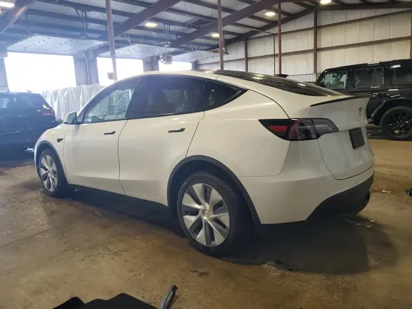 5YJYGDEE6MF201368 2021 TESLA MODEL Y - Image 2