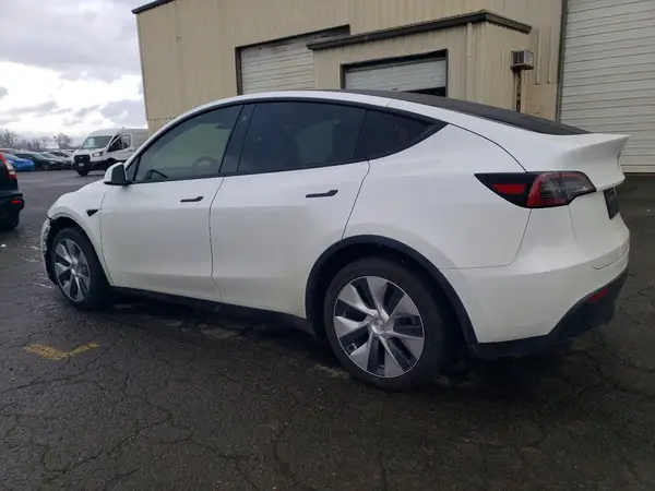 5YJYGDEE6MF215156 2021 TESLA MODEL Y - Image 2