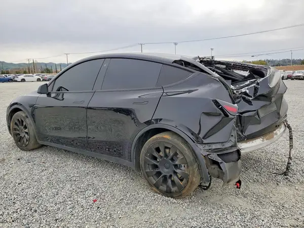 5YJYGDEE6MF215500 2021 TESLA MODEL Y - Image 2