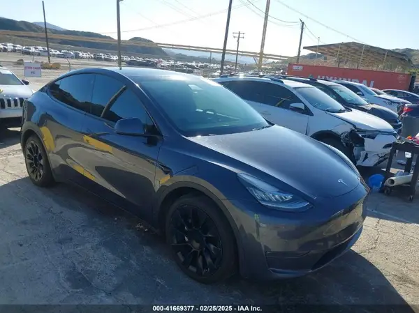 5YJYGDEE6MF217229 2021 TESLA MODEL Y - Image 1