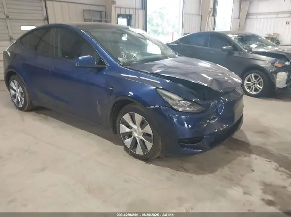 5YJYGDEE6MF233835 2021 TESLA MODEL Y - Image 1