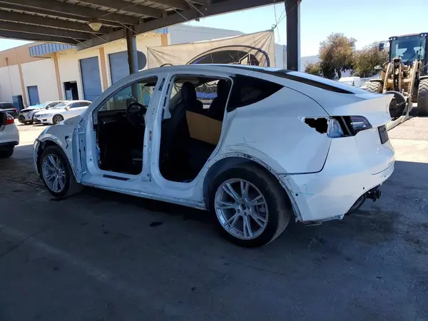 5YJYGDEE6MF241014 2021 TESLA MODEL Y - Image 2