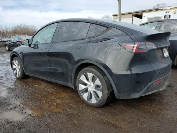 5YJYGDEE6MF244303 2021 TESLA MODEL Y - Image 2
