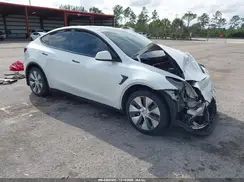 5YJYGDEE6MF260338 2021 TESLA MODEL Y