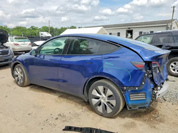 5YJYGDEE6MF261537 2021 TESLA MODEL Y - Image 2