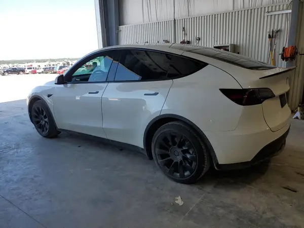5YJYGDEE6MF296823 2021 TESLA MODEL Y - Image 2