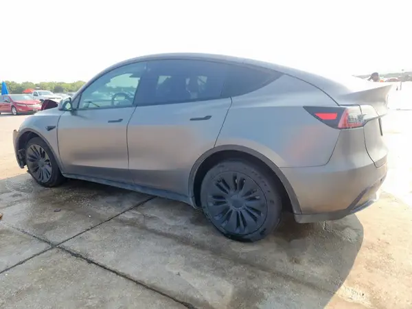 5YJYGDEE6MF298037 2021 TESLA MODEL Y - Image 2