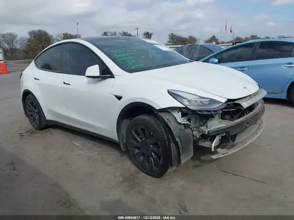5YJYGDEE7LF011142 2020 TESLA MODEL Y - Image 1