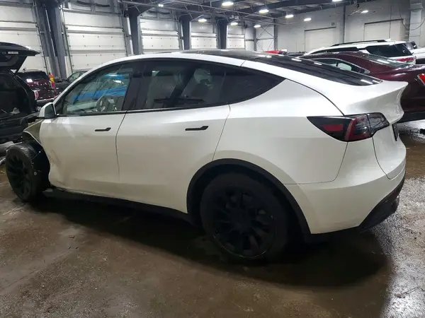 5YJYGDEE7LF021847 2020 TESLA MODEL Y - Image 2