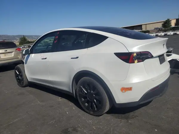 5YJYGDEE7LF022495 2020 TESLA MODEL Y - Image 2