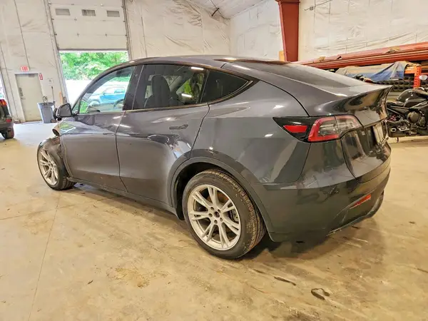 5YJYGDEE7LF031519 2020 TESLA MODEL Y - Image 2