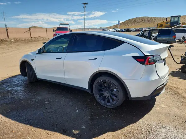 5YJYGDEE7MF060729 2021 TESLA MODEL Y - Image 2