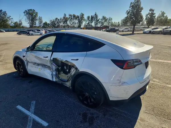 5YJYGDEE7MF062304 2021 TESLA MODEL Y - Image 2