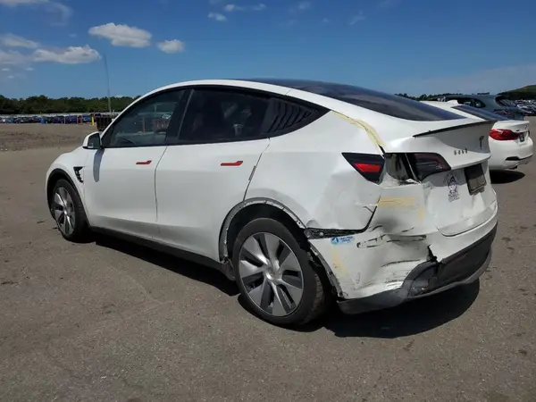 5YJYGDEE7MF065882 2021 TESLA MODEL Y - Image 2