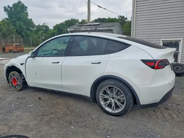5YJYGDEE7MF066420 2021 TESLA MODEL Y - Image 2