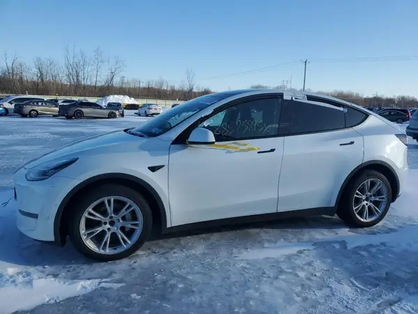 5YJYGDEE7MF069530 2021 TESLA MODEL Y - Image 1