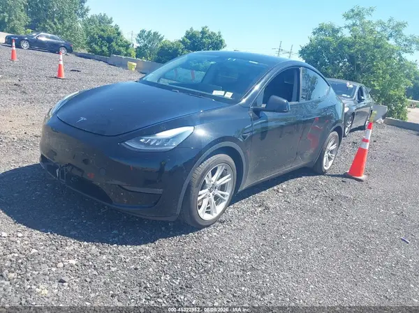 5YJYGDEE7MF071102 2021 TESLA MODEL Y - Image 2