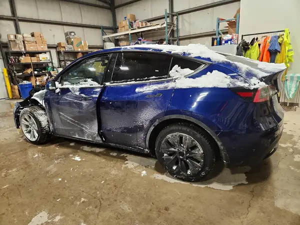 5YJYGDEE7MF073481 2021 TESLA MODEL Y - Image 2