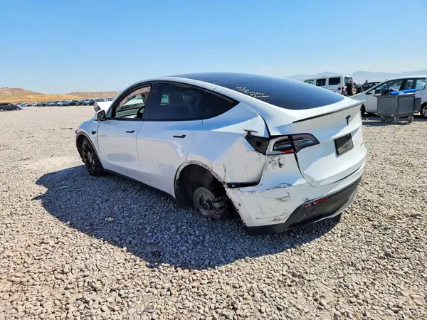 5YJYGDEE7MF074176 2021 TESLA MODEL Y - Image 2
