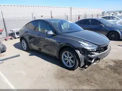 5YJYGDEE7MF074565 2021 TESLA MODEL Y