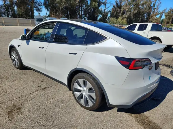 5YJYGDEE7MF085906 2021 TESLA MODEL Y - Image 2