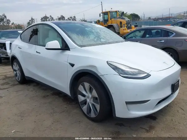 5YJYGDEE7MF090894 2021 TESLA MODEL Y - Image 1