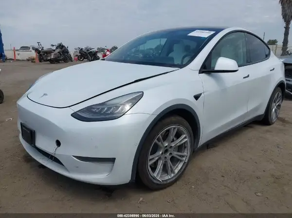5YJYGDEE7MF090894 2021 TESLA MODEL Y - Image 2