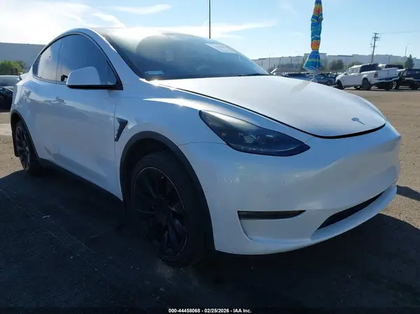 5YJYGDEE7MF096016 2021 TESLA MODEL Y - Image 1