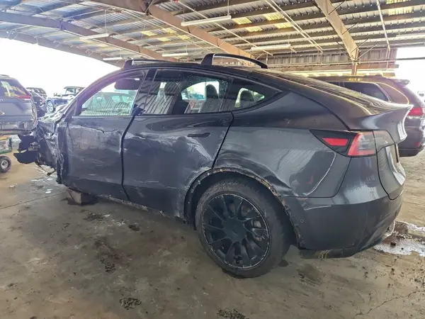 5YJYGDEE7MF115308 2021 TESLA MODEL Y - Image 2